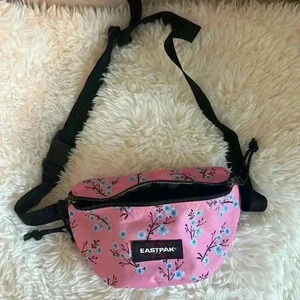 Eastpak fanny pack in pink